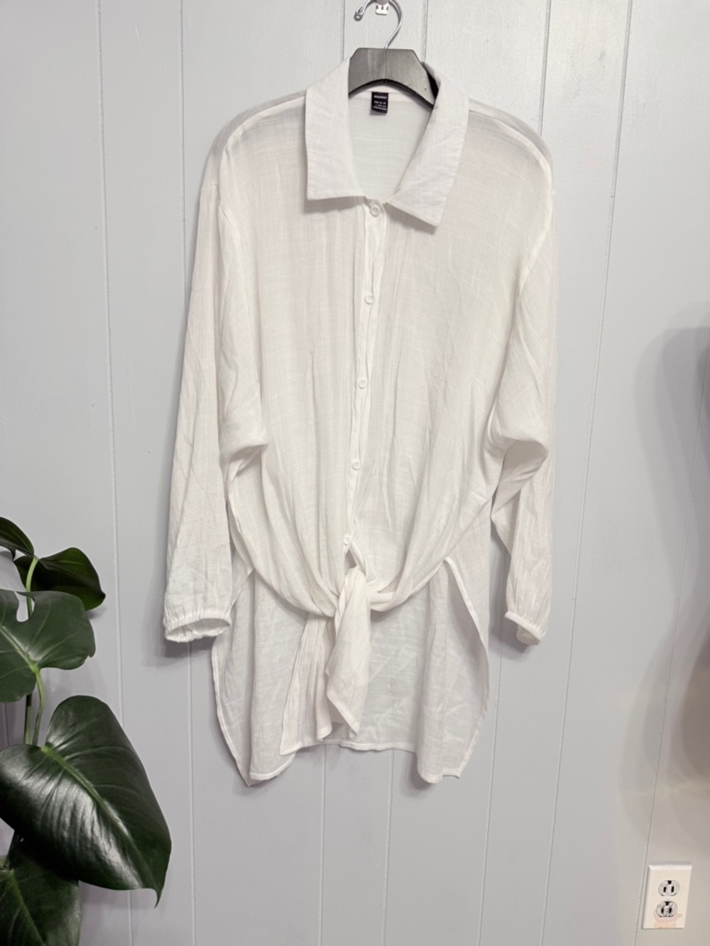 #16)  GOMORN White Polyester Long Button Down Shirt